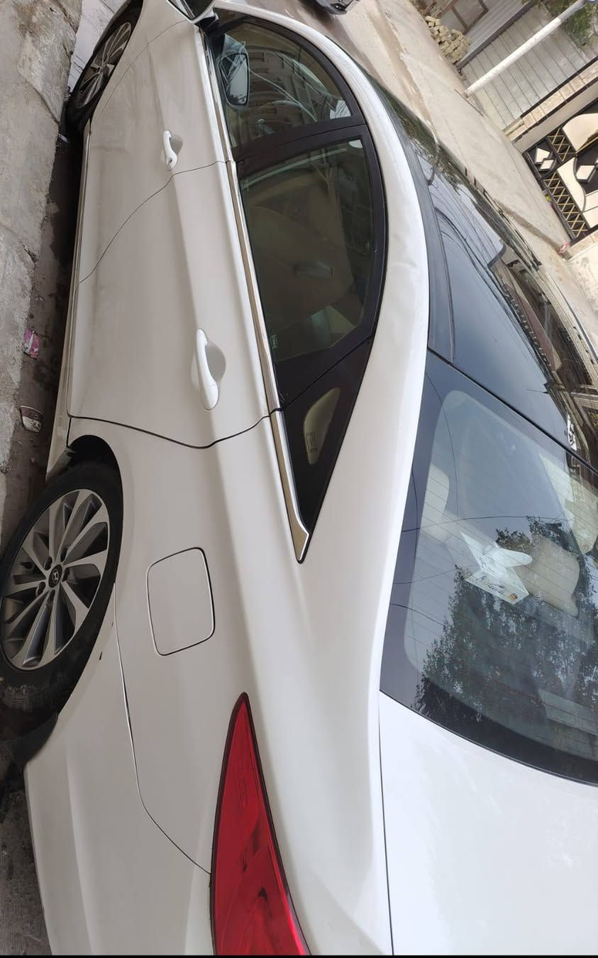 السلام عليكم سوناتا خليجي محرك 2400فول ما عده بصمه سعر 133 وبيها مجال عنوان البياع قرب تقاطع الدرويش رقمي ***********
