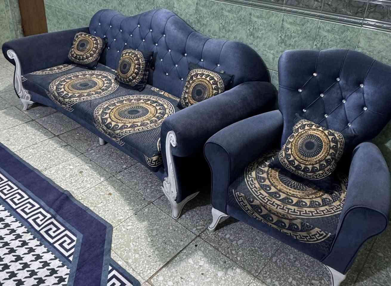 تخم 10 مقاعد كلش نظيف 90‎%‎ نظافتة
اخذته قبل فتره ب مليون و 250 وهسه عارضة ب 600 وبي مجال بسيط مكان بغداد البلديات / ***********
