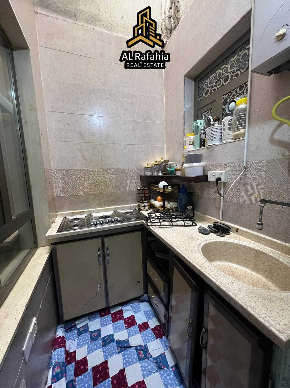 بيت للايجار في حي بختياري - اربيل.

مساحة 145متر مربع مؤثث بالكامل.
يحتوي على 4 غرف نوم مع 2 هول واستقبال ومطبخ حار ومطبخ بارد.
و4 صحيات وبلكونة كبيرة مع كراج وحديقة.

جاهز للسكن مباشرة.
للاستفسار يرجى التواصل على الارقام التالية:

*********** 
***********
***********
متوفر واتس آب.

عنوان الشركة: اربيل - 32 بارك - مشروع لايف تاورز قرب طريق 120.
