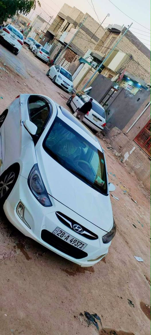 السلام عليكم هيونداي اكسنت للبيع او مراوس باقل منها
الموديل /2015 
المواصفات / فتحه سلايد روف 
تحكم ستيرن 
شاشه اندرويد 
اربع سماعات شغاله 
اشاير بلمري 
ويل كروم 
تبريد ثلج 🥶🥶🥶🥶💨💨
حداديه جديده 
مكينه وكير جدد 
السعر (112$$$$$$$$)وبيها مجال 
الاستفسار الاتصال بالرقم ***********
