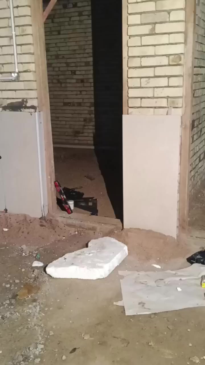 السلام عليكم
خلفه سيراميك متفرغ حالين شغل تتريس ارضي جداري
***********
