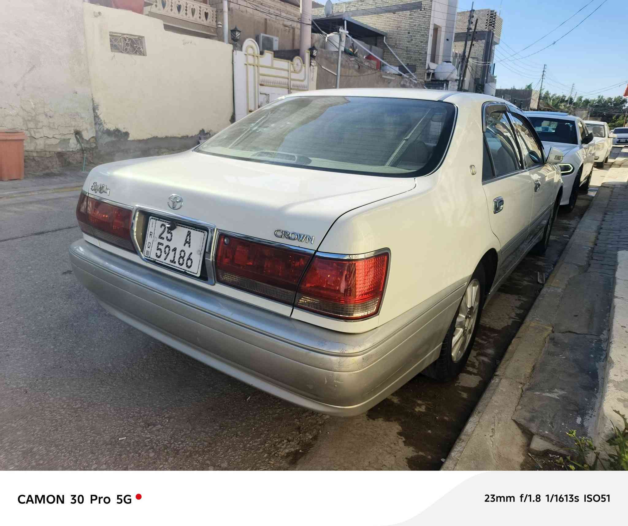 السلام عليكم ملكة للبيع رقم انكليزي تحويل ثاني يوم قرار ٤٨
2002 اصل تلث دكم خضراوية كفالة عامة من كص وضربه وصبغ
 اربع كشنات كهربائية ستيرن كهربائي بردة خلفية كامرة خلفية مري شفط وترحيب اواشاره ويل نجمه اصلي تخم تاير جوها السيارة جاهزه مجهزه تبريد ثلج كروز سرعة شاصي 75 مكينة ديفور جبير مكان السيارة النجف السعر 135 وبيهة مجال حك الجية
 للتواصل ***********
