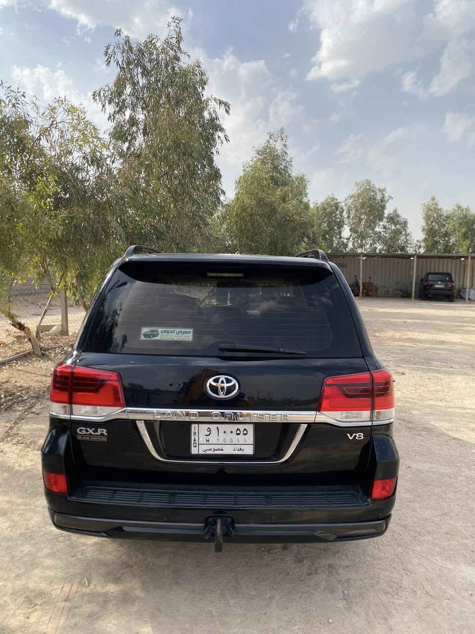 السلام عليكم
للبيع لاندكروز موديل 2017 محرك 8 
سياره فول مواصفات بهاي الفئه 
8ايرباك 
رقم بغداد مميز 
حساسات امامي خلفي 
4 كامرات 
سياره وايد ايديشن 
كراسي جلد كهرباء
حداده جديده 
تخم تاير 
باتري جديد 
سياره جاهزه للاخير 
—————-
بيها صبغ البنيد 
القماره جارده 
بيها بارد موضح بالصور 
——————
للاستفسار اكثر اتصل 
***********
