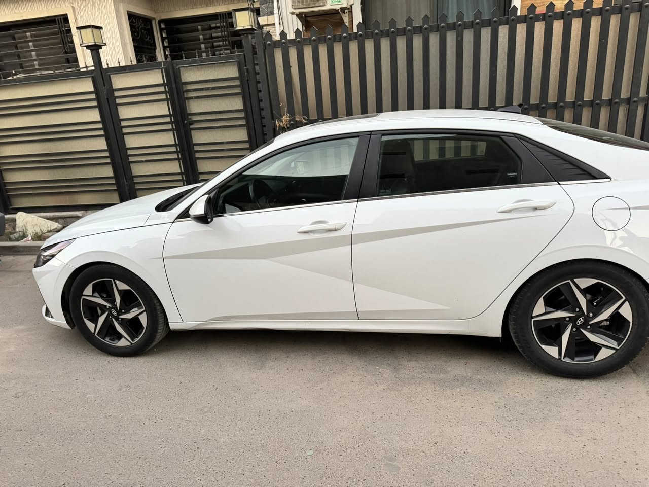 النترا موديل ٢١ وارد أمريكي  هايبرد فول مواصفات العنوان بغداد السعر 138 وبيها مجال بسيط  
التواصل على هذه الرقم ***********
