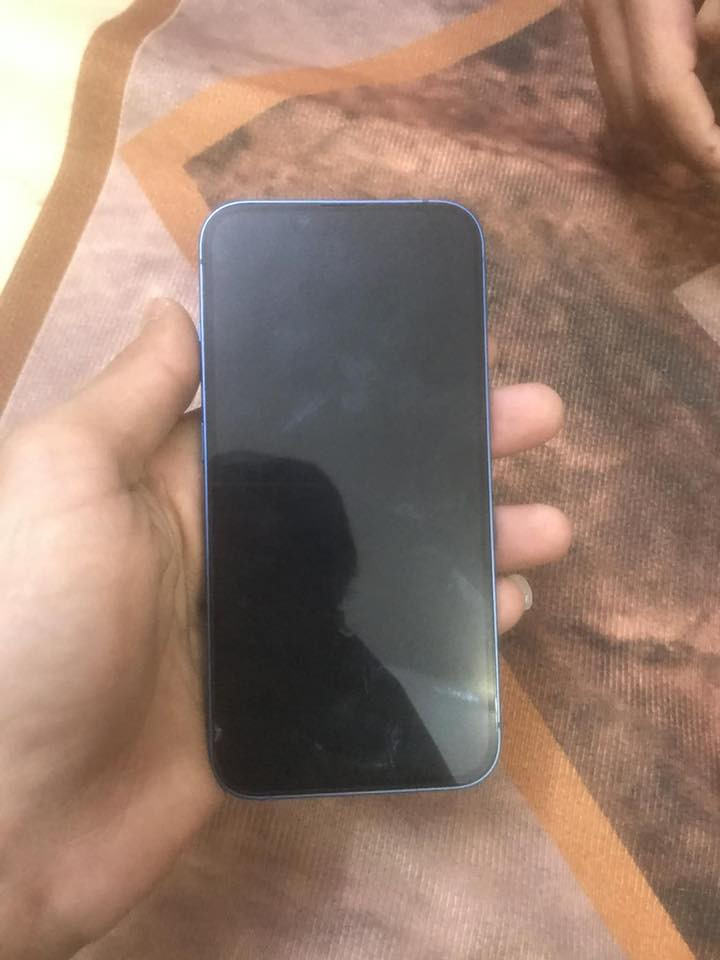 آيفون 13عادي للبيع ما مفتوح شرط بطاريه 86رقم ***********
