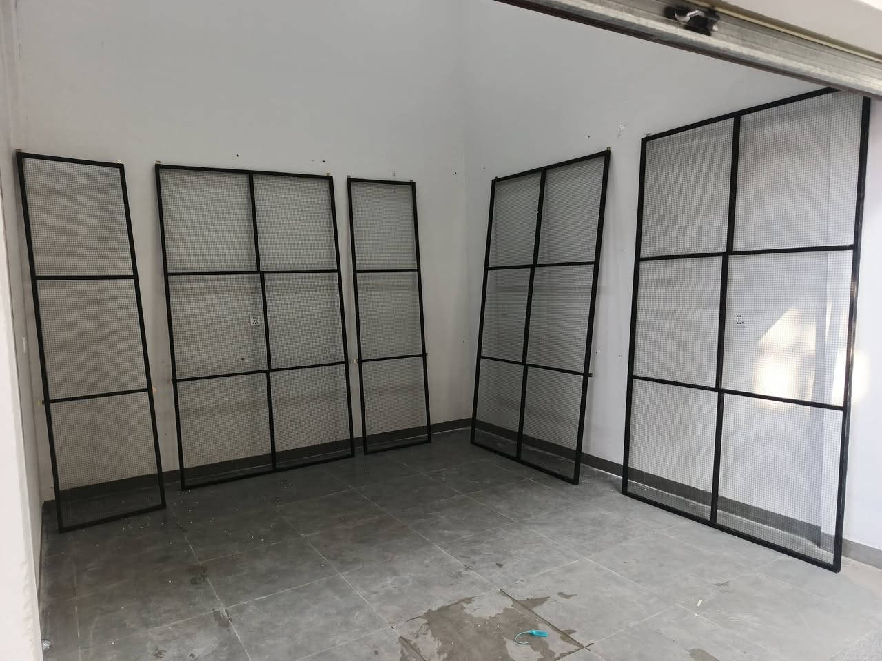 بوردات تعليك ترهم لأي شي. ملابس. أحذية .موبايلات شغل مرتب . ((عدد 5))  .. 3كبار و2 اصغار .السعر كلهم ب75 ألف
العنوان موصل  . للأستفسار 
***********
***********
