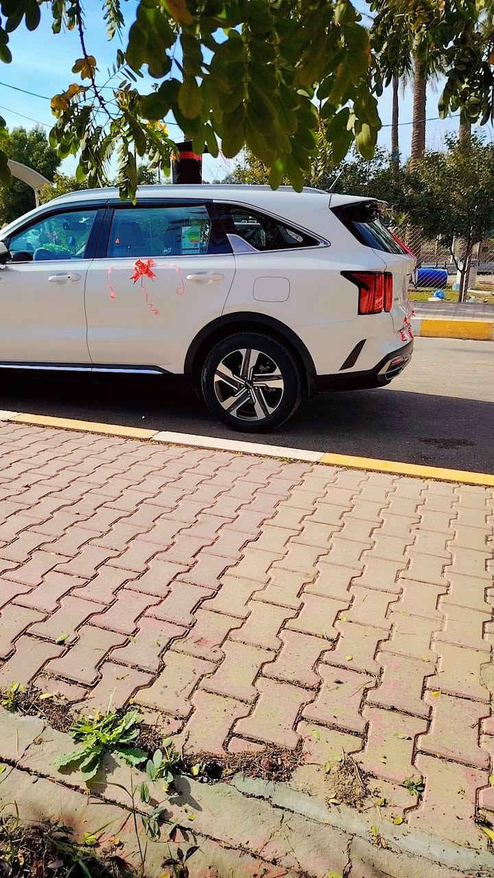 السلام عليكم سورنتو خليجي فول مواصفات للاخير شنو البالك بيهه 2022 رقم بغداد بيهه 4قطع صبغ بدون دواخل صار عندي شخط بصفحه  اثر سياره وصبغتهن اكرر بدون دواخل سونار موجود وتصوير موجود قبل صبغ  مكينه وكير ع شركه السعر 232 وبيهه مجال بصيط للتواصل *********** 👉واتس العنوان بغداد
