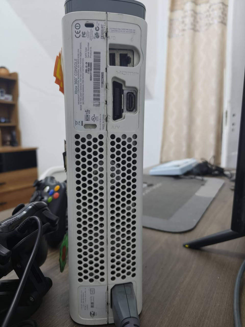 اكس بوكس 360 مهكر للبيع / XBOX 360
‏
اكس بوكس 360 مهكر للبيع / XBOX 360
‏
‏محتويات الاكس بوكس :-
‏
‏- جويستك عدد 2 وايرليس
‏- كابل hdmi 
‏- مزود الطاقة 
‏- يحتوي 36 لعبة قوية ( تكدر تنزل بعد من المكاتب )
‏- مساحة الهارد : 256Gb والمتبقي 92Gb
‏- نوع الاكس بوكس : Xbox 360 fat
‏
‏السعر 💵 : 110 الف ، وبيه مجال للطيبين
‏العنوان 📍: موصل حي التحرير
‏للتواصل ☎️ : ***********
