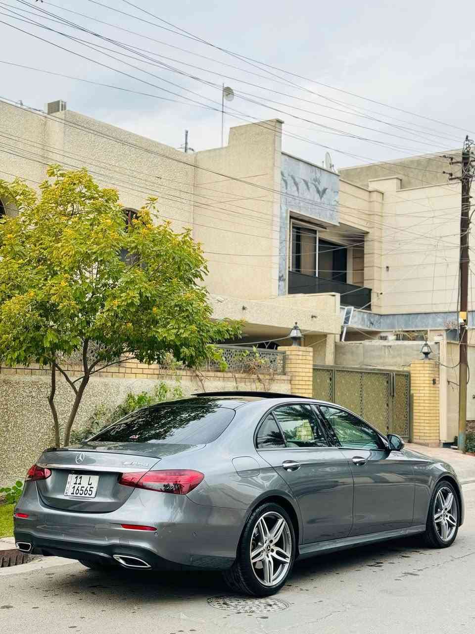 السلام عليكم 
للبيع فقط موديل 2022 فئه E200 ماشيه 60 الف 
مكفوله كفاله عامه وارد الماني بانوراما بصمه جميع الابواب بدي AMG فول مواصفات 
السياره بأسمي رقم جديد 
مكان السياره حله 
اي استفسار ومعرفة السعر اتصال على 
***********
