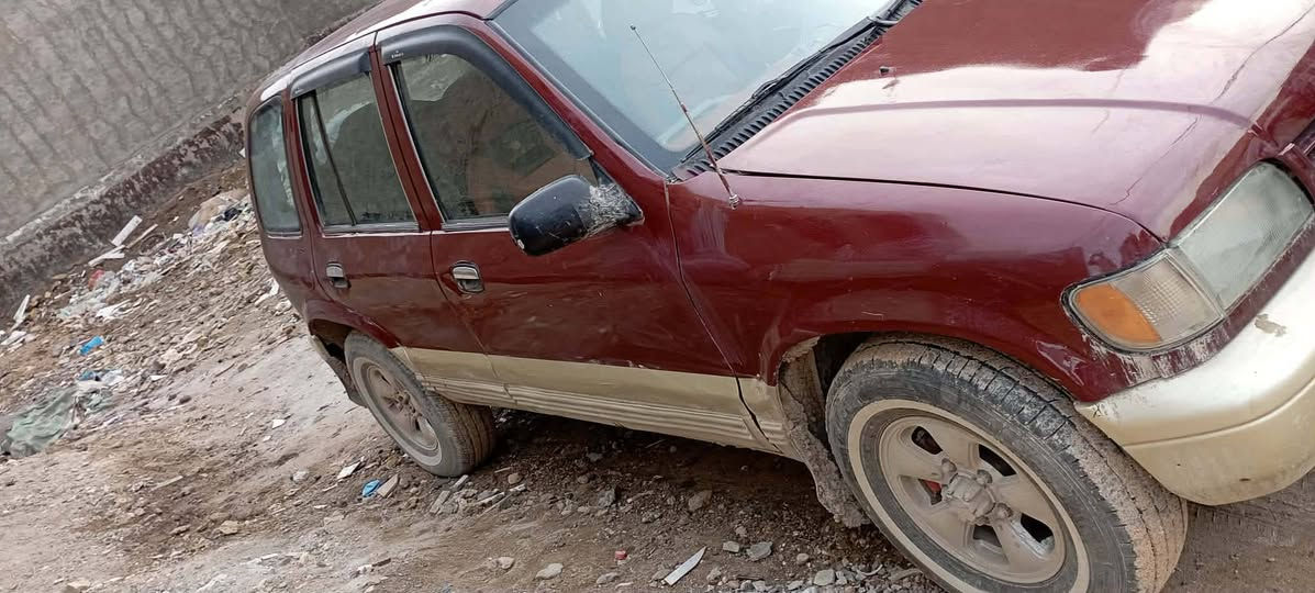 السلام عليكم سياره كيه  موديل 95 فور ويل كير او تماتيك ومكينه وحداديه مكفولات رقم بابل انكليزي وكامله الهزه  وكهربائيات كامله تخم تاير جديد السياره مصبوغه عام للجماليه ومكان السياره ورديه خارج السعر 38 وبيهه مجال شرط التحويل ثاني يوم رقم الاتصال  ***********
غير متواجده على الفيس 
صاحب السياره رضا علي الحلاوي
