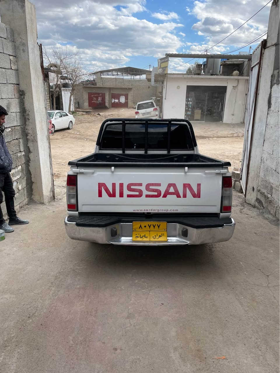 nissan pickup 2012
سةيارةكة مالي دوستة موديل ١٢ دةي فةلاحية
١٤ سالة يةك دةستة پشت و پيشي كةپسة
مةكينةي نةكراوةية كراوةتة سيستةم غاز 
چوار تايةي نويي لة ژيرة تةقةو رةقة و گيرو مةكينة و دارو بةردي بة شةرتة
سةنةوي ٢ سالة بةسةر چوة 
tb-دوو پارچةو نيوي بوياغة 
بو زانياري زياتر تيل بكةن لة خزمةتدام
*********** كويسينجاك, أربيل
