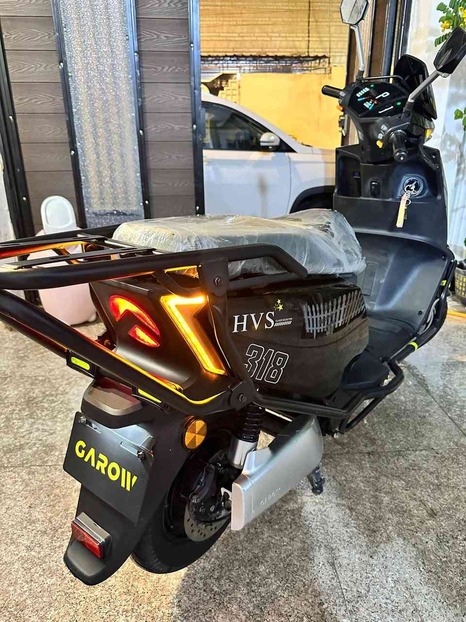 دراجة شحن CAROW
دراجة شحن دراجة كهربائية 
اللون مميز
موجود درع وصندوق خارجي فيه 
من ماركة HVS 318
نضام 3 سرع  والسرعة الرابعة سبورت 
السرعة القصوى 120
دراجة بعدهي جديده 
تمشي بالشحنة الواحده 70 كيلو بالشاشة حسب الوزن او اكثر
6 بطاريات 
نضام ال P 
نضام حساسات جانبية وخلفية 
مانع للسرقة  
گلوبات عالي ناصي قوي
أشاير يمنى ويسرى 
دبل اشارة 
الكهربائيات كلهن شغالة 
الشاحنة الاصلية تدعم الشحن السريع 
هورن عالي
مرايات
صندوق كبير داخلي 
تحتوي على صندوق كبير خارجي
الملف2500 حقيقي 
🔴السعر :  800الف وبيهة مجال 
العنوان : البصرة : الامن الداخلي
الرقم : ***********
