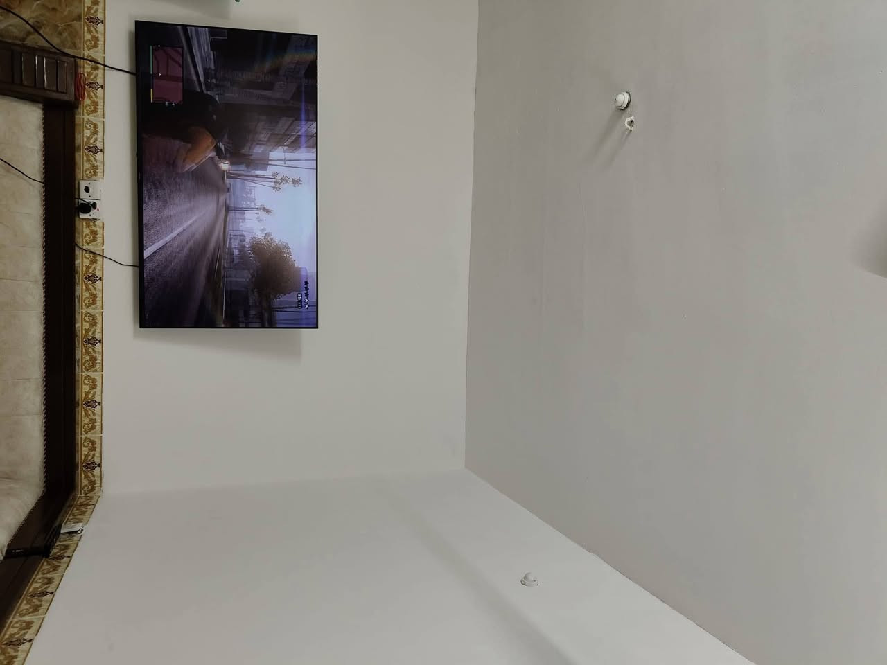 مرخصة الادمن المحترم نص قطعة طابو صرف الواجة 5 والنزال 20 البيت كله سيراميك الارضية كاشي ابو ال 40 عراقي جلي موقعي كراج 5 امترار البطتونة صب مسلح وغرفة فوق كانت سندويش وشلتة سعر 50 مليون قرب شارع الشمري البيت بظهر بيت سيد شاوي الي مقابل المدرسه اصحاب الكساء اي استفسار واتساب ***********
