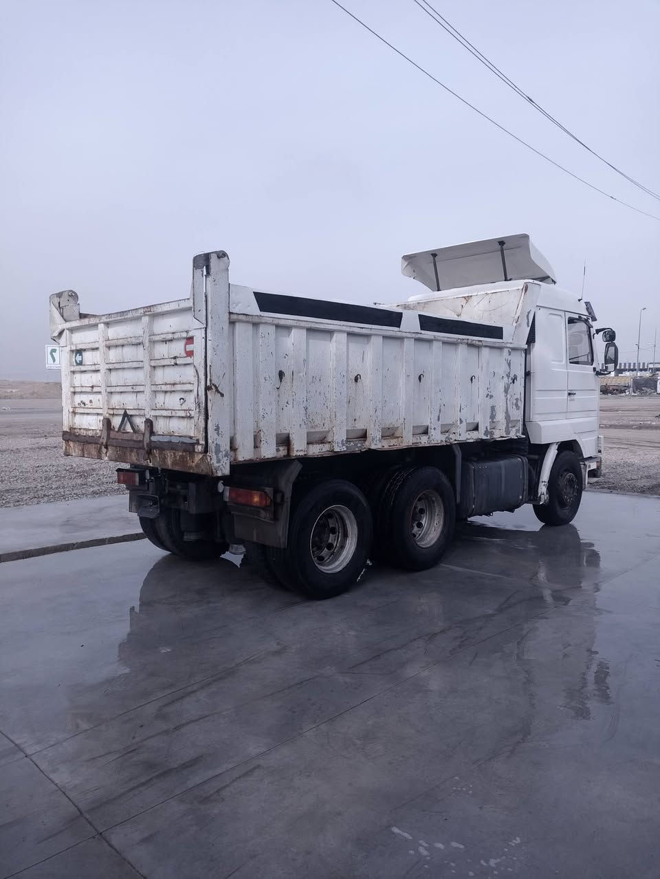 سكانيا 143بطه 96 سقف عالي كير 900محرك فحمي سنكل جوبليس حصة كاز طخم تاير باتري جديد محرك كير شاصي شرط رقم نينوى الماني الشرعي موجود يريد تحويل مكاني قرب سيطرة العقرب جاهزه عالشغل باقي التفاصيل اتصل وتدلل ***********
