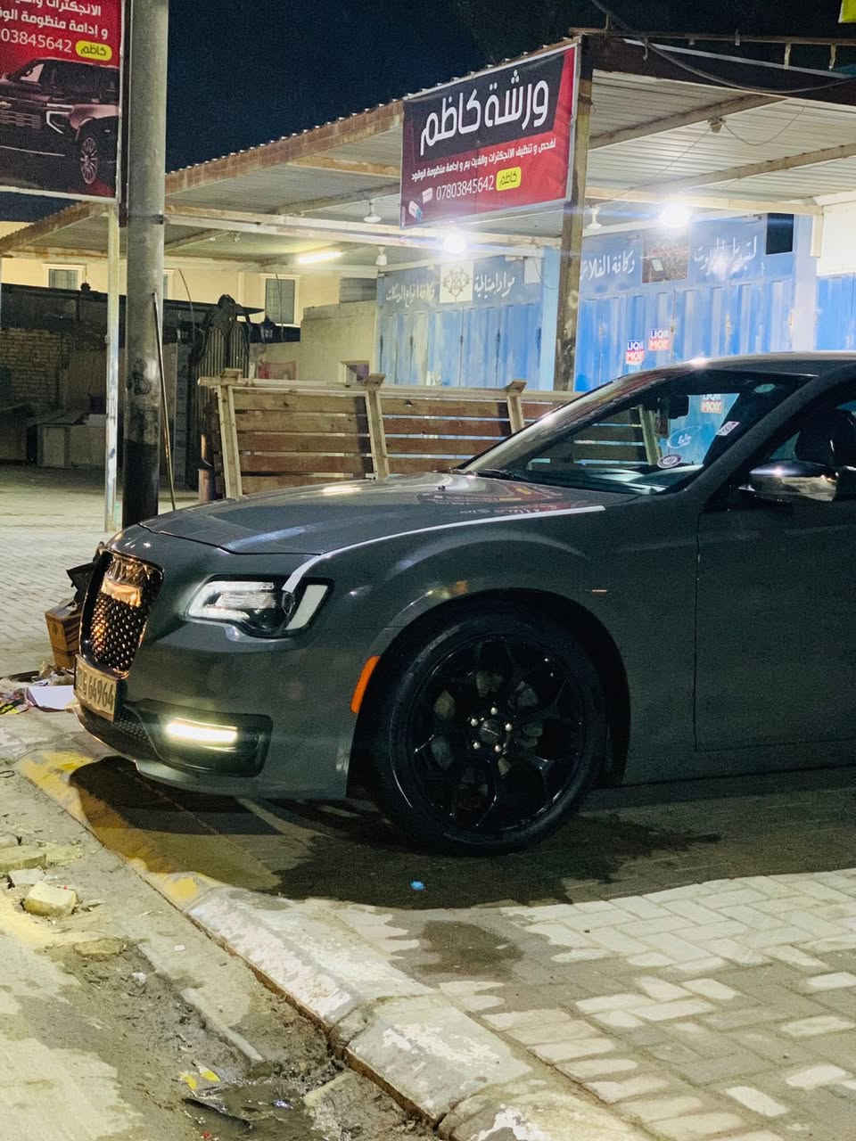 سلام عليكم 
أوباما مديل 19 رقم أربيل الدولي 
لون سمنتي فئة S
سياره كندي داخله لعراق كلين 
وهنا صار بيه قطعتين تبديل 
جاملغ وبنيد أصليات مال كصه نفس اللون 100/100
السعر 230 وبيه مجال لشراي العنوان السماوه 
***********
