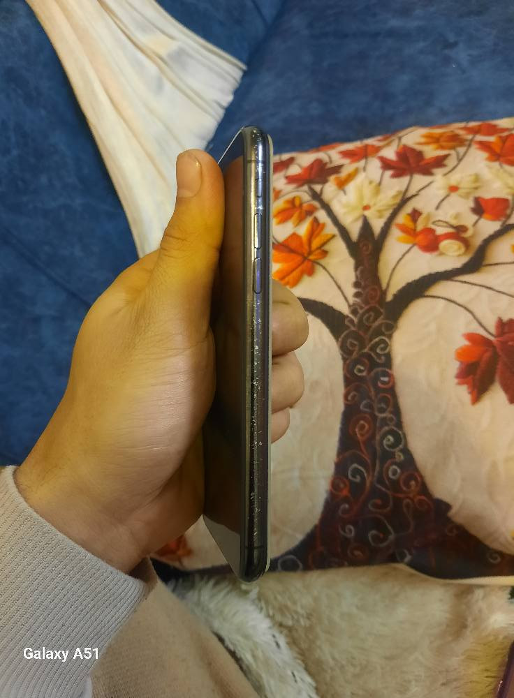 السلام عليكم عندي ايفون X العادي عارضة للبيع 
الجهاز امانت الله ممفتوح وبعدة نموذج M 
كلة شغال ومابي اي مشكلة شريحة اتصال شغالة 
فقط بطارية خدمة وفيس ايدي متوقف بسبب التحديث 
والجهاز يجي بذاكرة 256 كيكابايت يعني انسى الذاكرة 
قيم بما يرضي الله ومستعجل علا بيعتة 
مكاني بغداد البياع سويب 
رقمي:  *********** يتوفر واتساب ايضاا
