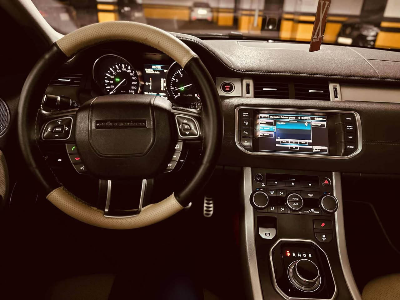 Range rover evoqe 2012 single door

رانجروفر ايفوك تك باب ٢٠١٢
كلين
رقم مميز
فوول
كشن سائق و سكن فوول كهربائي 
شركة سردار 
٤وضعيات قيادة 
بانوراما
مكفوله من كلشي مابيها نقص
و سعر ١٥٥و بيها مجال للشاري أربيل, العراق


**إذا كنت صاحب هذا الإعلان وتريد حذفه لأي سبب، رجاءا أرسل رسالة إلى الدعم الفني**