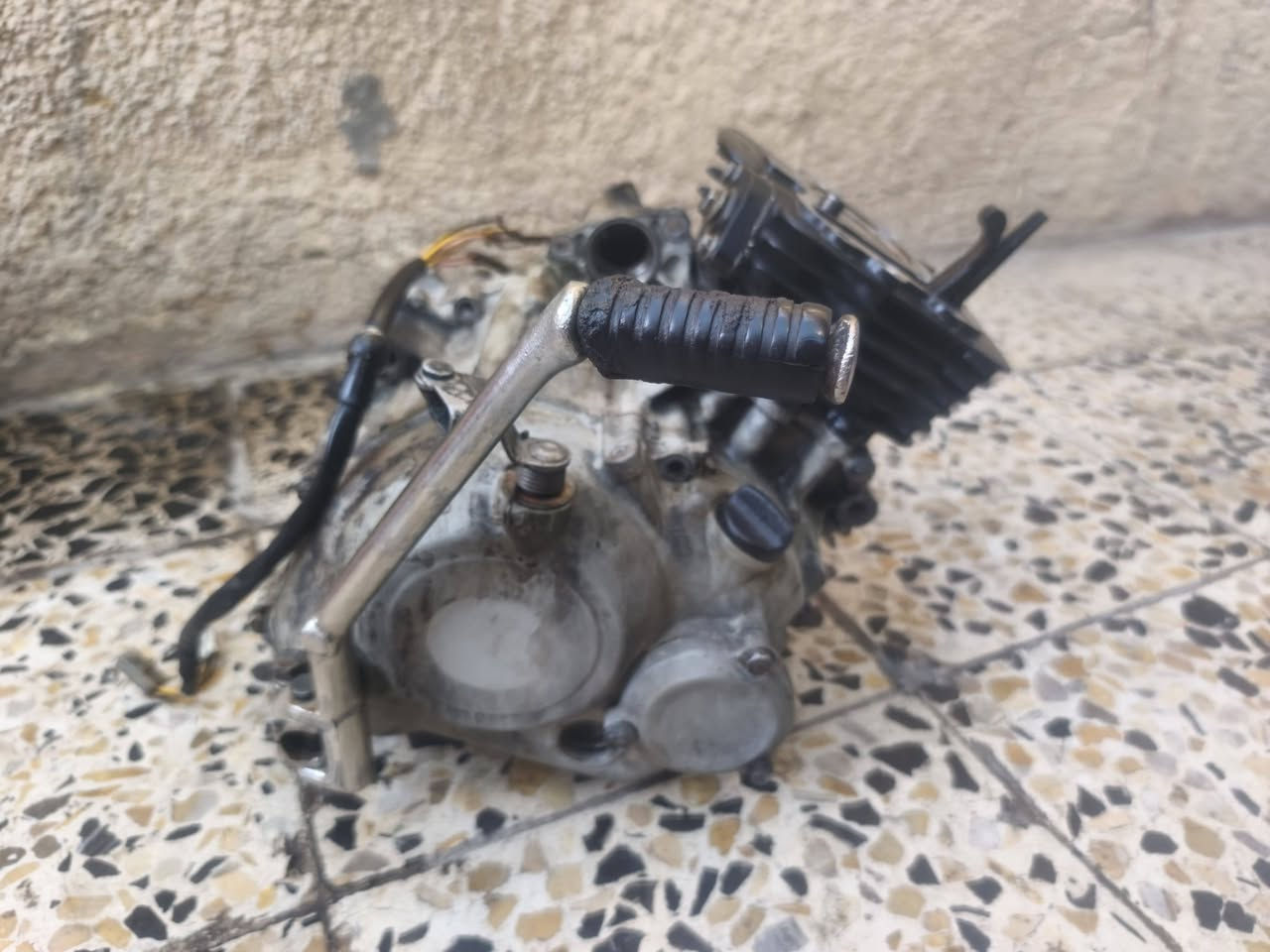 السلام عليكم مكينه بوكسر 23  5 كير  ابيعها على وضعها كوم حديد  بس هيه والله جانت تشتغل عوزها بس ترتيب بس اني ابيع كوم حديد  سعر (135) بغداد العبيدي الشهداء الثالثه 
***********
