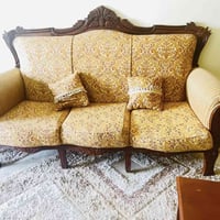 كنب ملكي زان • ١٠ قطع • نظافة ٩٥٪