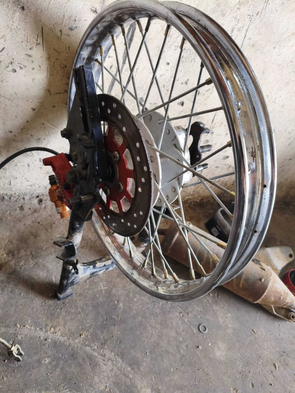 السلام عليكم.   ال بيع ال بيع     ويل دراجه اربعه معه عبار بريك خلفي +. دكس بريك خلفي + صينه بريك.  اصيلات وشغلات + لشه مل ويل   مكان كربلاء طوريج  المعهد الفني ال. وهذا رقمي ***********
