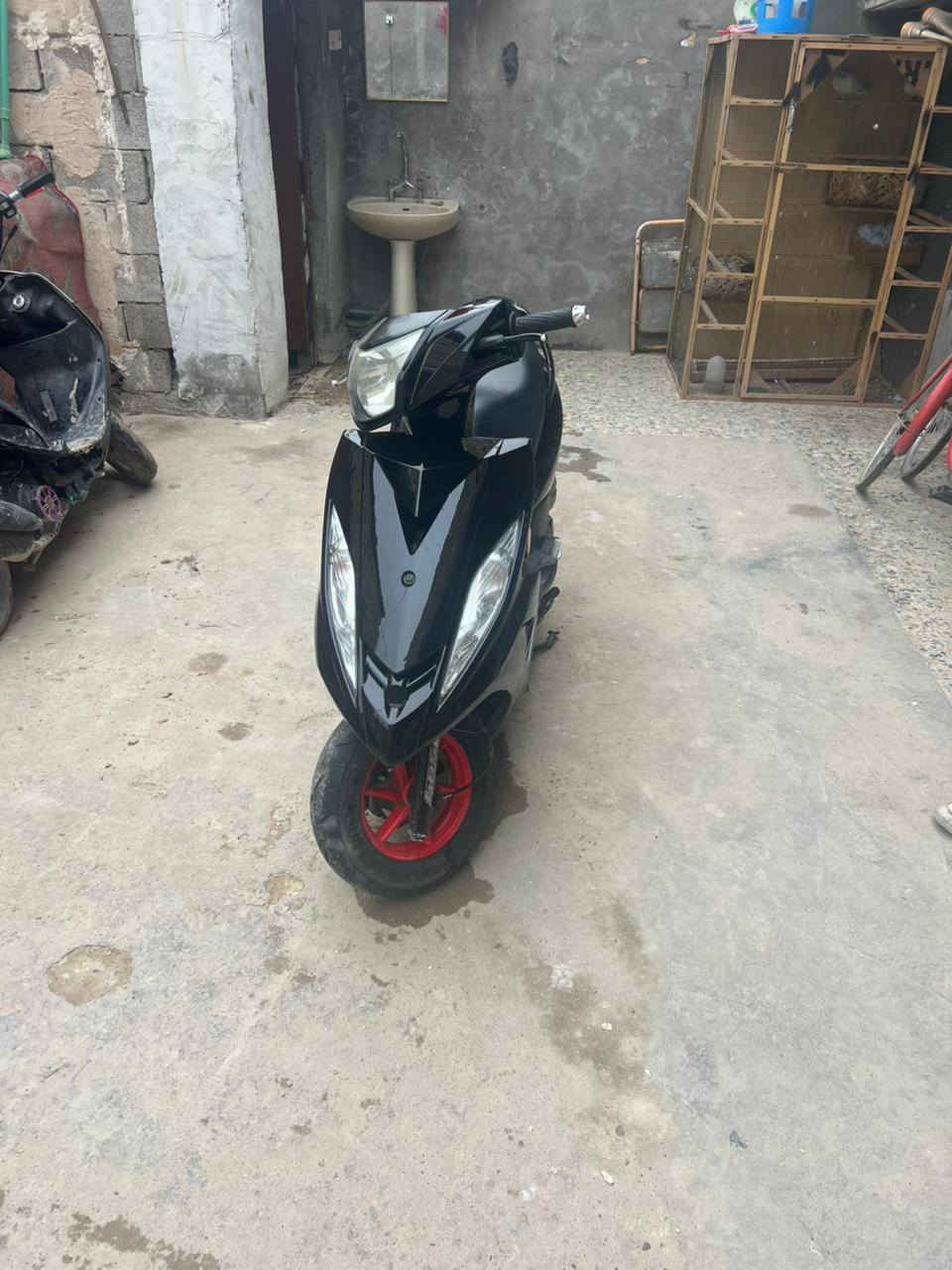 سلام عليكم شباب جيتي ار للبيع عنواني بغداد المشتل كهربائيات كـاملة لايت زنـون تايرات جـيلاتين دراجة خير من اللة ممفتوحة رقمي ‏‪***********‬‏شراي خابر
