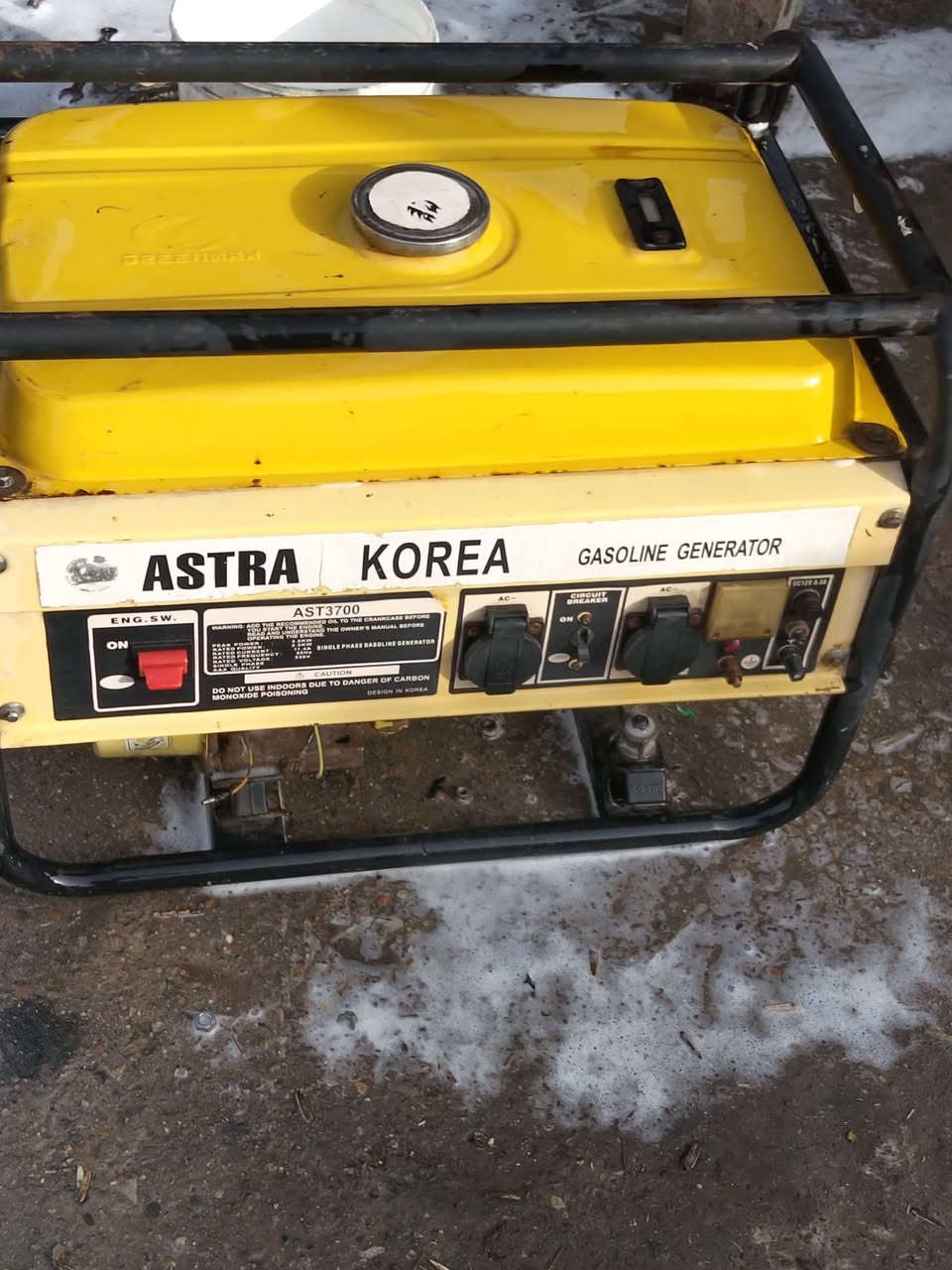 مولدات عدد2على شغل للبيع مكاني بغداد قرب لبسمايه ***********/***********/سعر لواحد 100 الف
