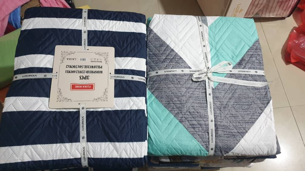 حرام مجوز صيفي اجنبي #مستورد
مع  وجهين مخدات مقاس ٢٢٠×٢٤٠

 انتباااه بدون شرشف   وبدون تصوير هيك القطعه جاي مارح نفردهن


**إذا كنت صاحب هذا الإعلان وتريد حذفه لأي سبب، رجاءا أرسل رسالة إلى الدعم الفني**