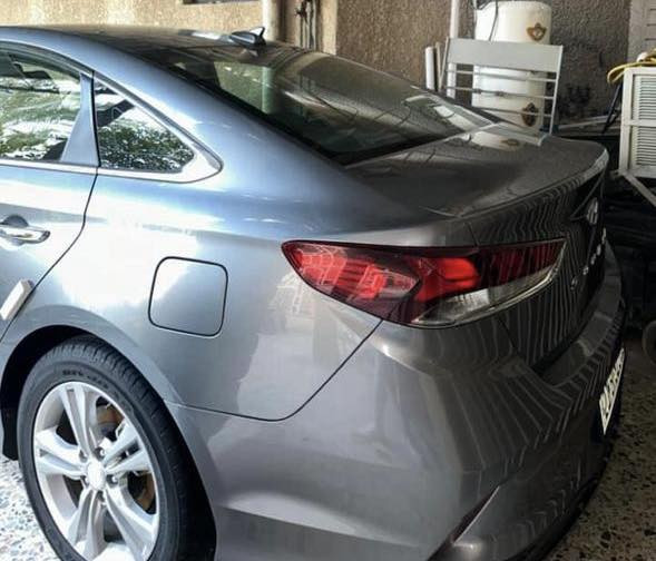 سياره سوناتا للبيع
المديل : 2018 ( امريكي )

الرقم : سليمانيه الجديد ( بأسمي )
سنويه : صالحه الى 2027
ماشيه : 64الف ميل 
المواصفات :
بصمه 
محرك 2400 GDI
تدفئة كشنات 
شاشه كبيره 
تحكم ستيرن 
اشاير بالمري 
رادار امامي 
رادار خلفي 
تبريد بيانو ( شاشه )
تبريد امامي و خلفي 
كشنات كهرباء+كشناتها بعدها جديده لوك
هاند بريك ( بصمه )
٣ وضعيات قياده 
تايرات و دسكات مبدل جديد 
السياره ممفتوح بيها شي بعدها عله وضعيه الشركه 
الحادث : الجاملغ الخلفي مع نصف الصندوق الحادث خفيف مواصل للرادار 
و طخه بالدعاميه الاماميه و هنا بالعراق صار بيها طخه بالجاملغ اليسره طاك بيها ايرباك ستيرن فقط  . موضح بالصور الحادث مع الطخه الباقي كله مكفول لغد شواصي 
السعر :145 وبيها مجال  
للأتصال : ***********
