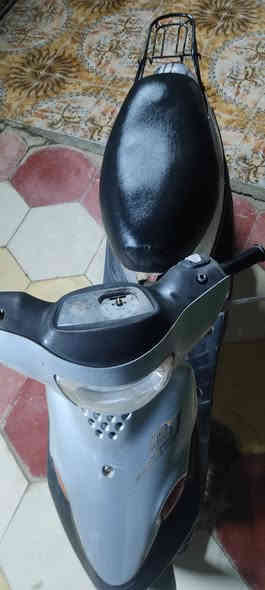 دراجه يابانيه للبيع او المراوس 
الدراجه طافيه والسبب كابريتر
 المكان الخالص
 السعر  ٢٠٠ وبيها مجال للاستفسار الاتصال على الرقم ***********
