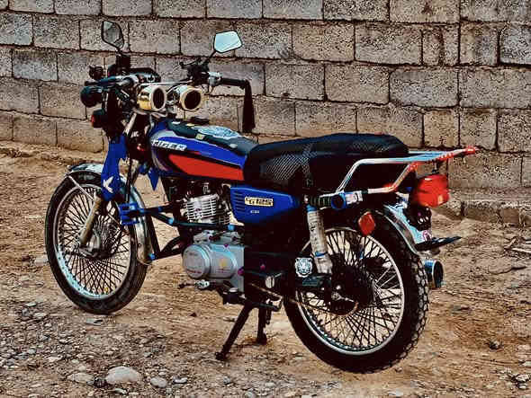 السلام عليكم تايكر 20 وزن ثقيل محرك بصمه شرط ابو الختم اشاير اضويه دشبول كلها شغاله وكلشي ما يعوزه محرك مفتوح مبدل بس لاستيك ولف  السعر 400وبي مجال مكاني القيارة قرية الحاج علي ***********
