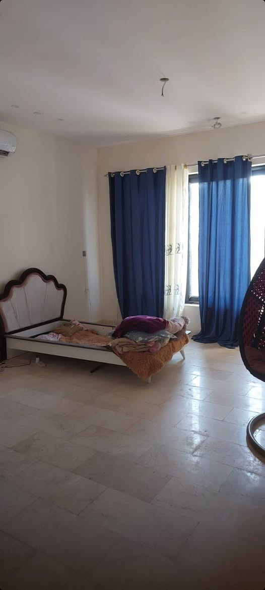 دار للبيع 50م بغداد الاعلام مجاور مركز الشرطة الاعلام الاستفسار *********** او ***********
