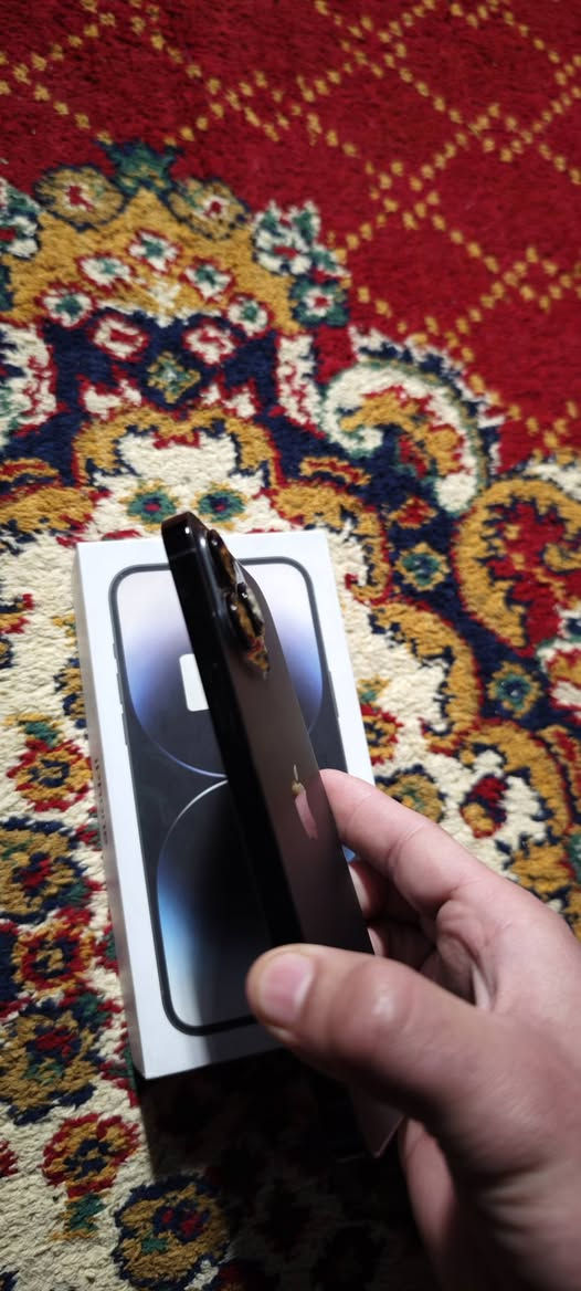 سلام عليكم
ايفون14برو ماكس اسود
بطاريه 89 نموذج M
جهاز نضيف جدا استخدام شخصي شخط مابي مكفول وتر بروف لا مفتوح ولا مبدل شي على فحص شحنه يخبل 
مكاني الديوانيه للتواصل واتساب أو تصال *********** السعر 950بي مجال بسيط امانه الله جهاز لوك نضيف
