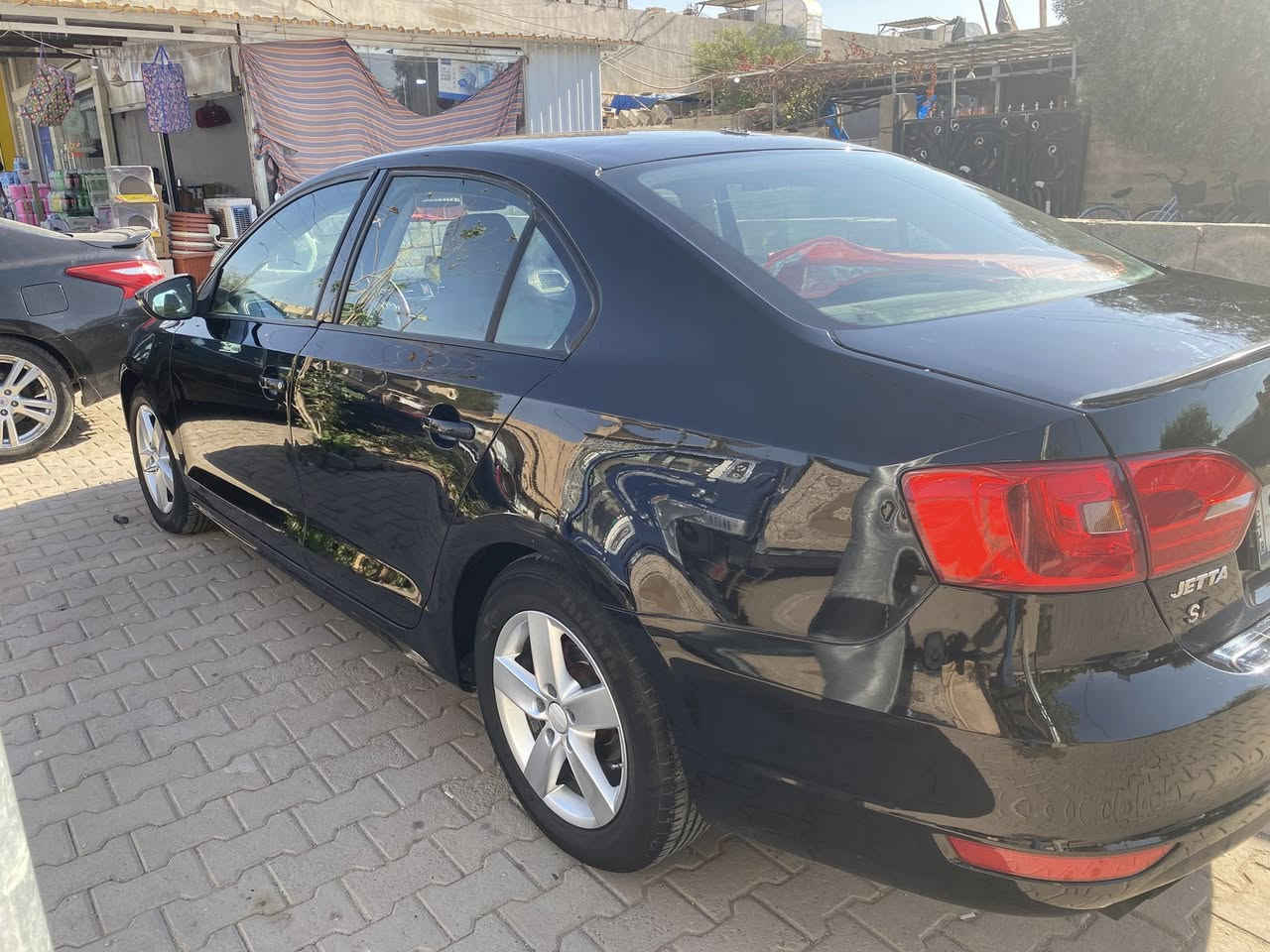 جيتا موديل 2012 فول مواصفات
تحديد سرعة فوليوم  رادار خلفي كشنات جك 
سنوية الي 27 
بيها دفتر بانزين 
محرك يصرف دهن  شغال بدون اي صوت 
كير بشرط 
مصبوغ عام جمالية السقف و التكمة بدون معجون والشاصي بشرط مابي اي شي لا تعديل و تصليح 
بيها طغات صغيرة بدون دواخل 
مكاني كركوك 
سعر 84


**إذا كنت صاحب هذا الإعلان وتريد حذفه لأي سبب، رجاءا أرسل رسالة إلى الدعم الفني**