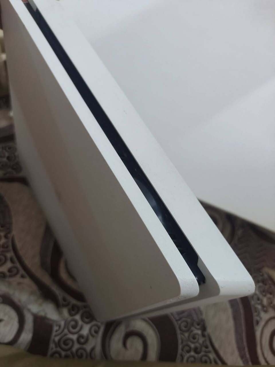 السلام عليكم بلاي 4 للبيع الجهاز نظيف ما طاب تصليح مكاني بغداد المدينه السعر 230 /***********

