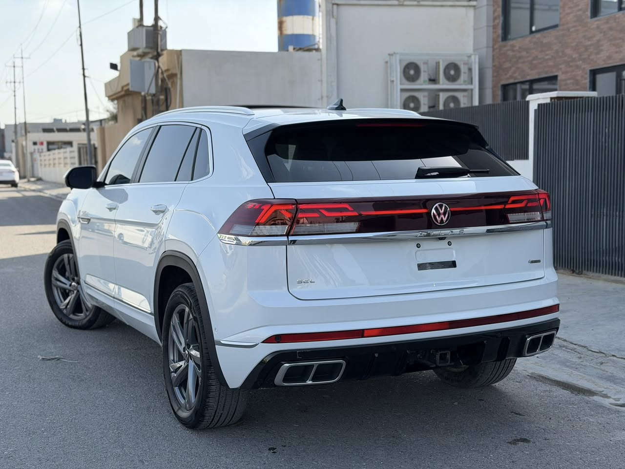 SEL R-LINE
اطلس كروز سبورت 
2024
18000 mil 
نص جامرلغ خلفي بدون ارباك بدون دواخل 
ارباكات كلها بلادية ما طاك 
فول مواصفات 
مكان سيارة اربيل شارع ١٠٠ م 
شركة صباح حسن سليمان 

سعر/36800$ 

للاستفسار 
***********
***********
