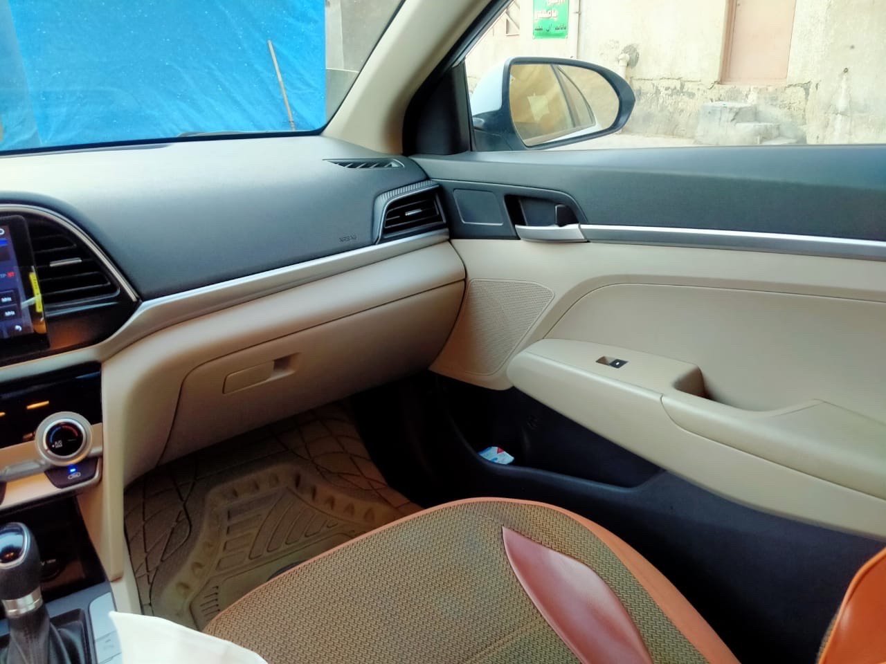 السلام عليكم هونداي النترا للبيع موديل 19شكل20 المواصفات فول 1/1 السياره مكفوله ماعدى شخط بالجاملغ والباب ومسحوب كرت وبيها حالوب خفيف والباقي كفاله السياره حلوه أحله من الصور رقم شمالي الجديد انكليزي وسنويه جديده هزه جديده لغاية 2030 بسمي حصرآ السياره جاهزه من كل النواحي 
السعر 155وبيه مجال
للاستفسار ***********