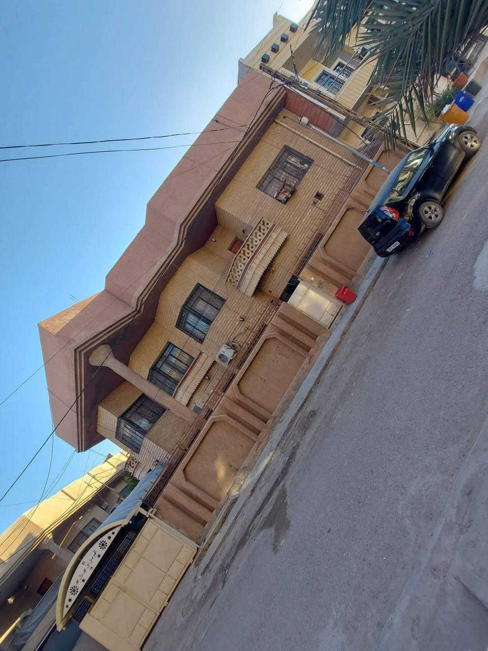 🏡 للبيع بيت ركن مميز قرب مصرف الفاروق – شارع عريض
📍 الموقع: ركن قريب على مصرف الفاروق
📐 المساحة: 200 متر
📏 الواجهة: 20 متر
📏 النزال: 10 متر
🏗️ سنة البناء: 2003
🪨 الواجهة كاملة حجر
🔹 الطابق الأرضي:
غرفة نوم
استقبال
صالة
صحيات
🔹 الطابق الثاني:
3 غرف نوم
صحيات
مرافق مع طارمة
✅ موقع ممتاز وشارع عريض
✅ مناسب للسكن العائلي
📞 للاستفسار والاتصال: ***********
