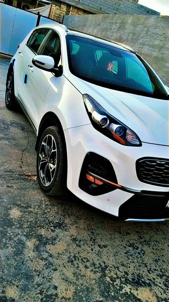 سبورتج موديل ١٩ جيتي لاين أعلى فئه فول الفول مواصفاته ماشيه ٤٧ الف مكفوله كفاله عامه عدا شخوط بصيطه ما تبين بس بالسونار كما موضح السياره جديده على وضع الشركه لزكات الشركه بيها استخدام شخص واحد من الزيرو  ..السعر ٢١٥ مجالها بسيط حك الجيه عنوان الفلوجه .هاتف ***********
