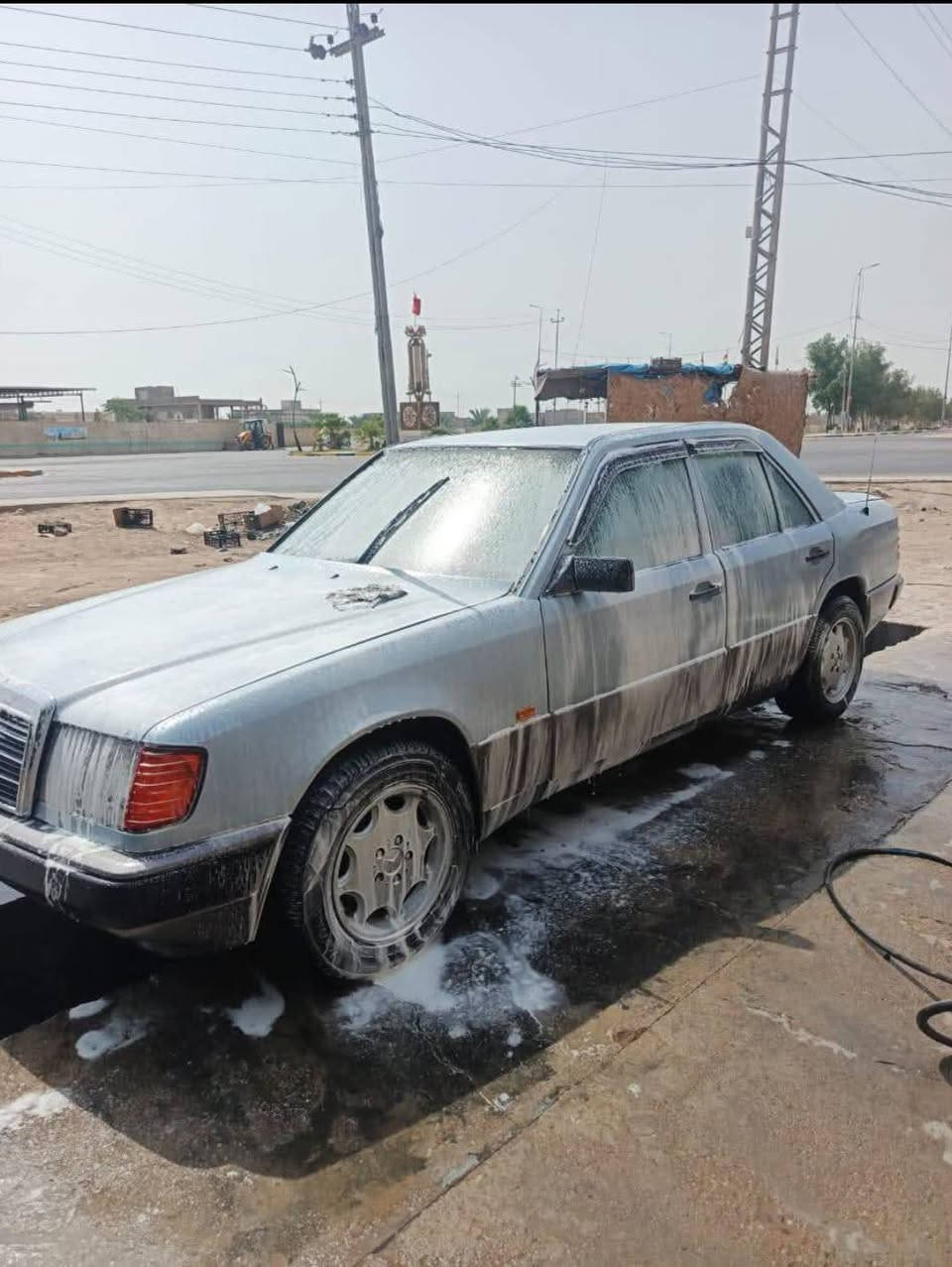 السلام عليكم للبيع مرسدس البيع موديل 1990سنويه بل2027تنتهي السياره بسمي رقم بغداد السعر(65وبيه مجال)المكينه ابلاديه عنكبوت القواعد سليمات حداديه 100‎%‎للاسفسار ***********📞📲مكاني بصره الدير
