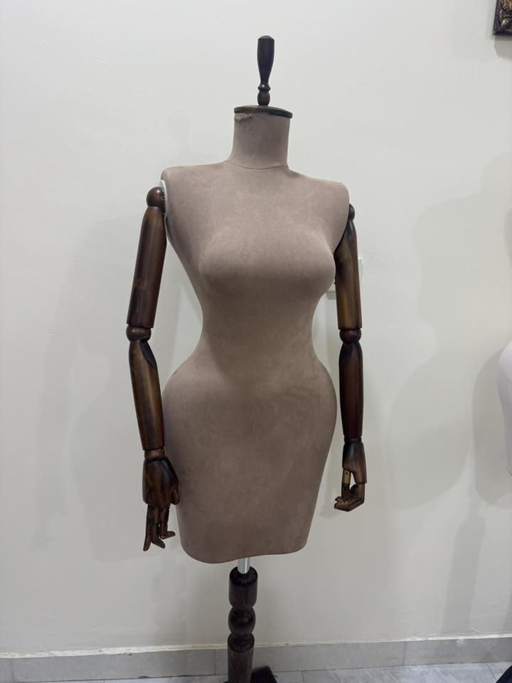 للبيع واتساب ***********
