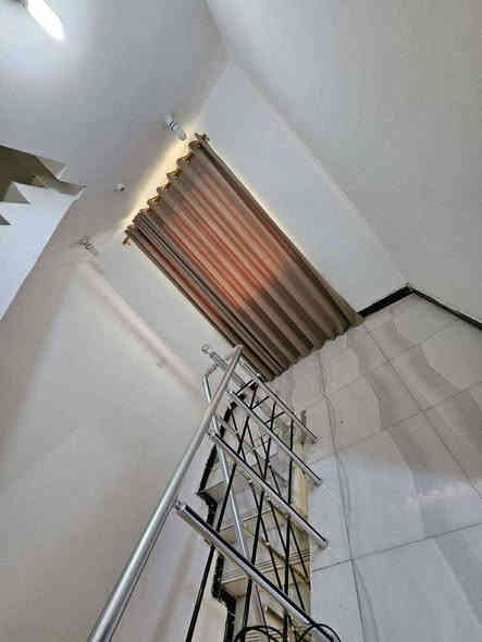 بيت مساحة 83 متر اقرار محكمه  
العنوان حي الذهب خلف طاقة حي الحسين قرب سوق الصيادين
 يتكون من طابقين 
الاول  براني وصاله ومطبخ وصحيات 
الطابق الثاني غرفتين مع صحيات 
كونكريت مسلح للطابقين 
السعر 62 مليون 
للتواصل ***********
او مراسلة صفحه
