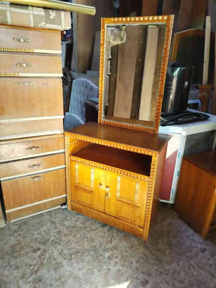 ٨٥ الف ميز تواليت صاج وزان ٥ملم عرض ٨٠سم ارتفاع ١٧٥ سم عمق ٤٠ سم. يحتوي رف وقفل *********** *********** نظافة كما هو موضح في الصور
