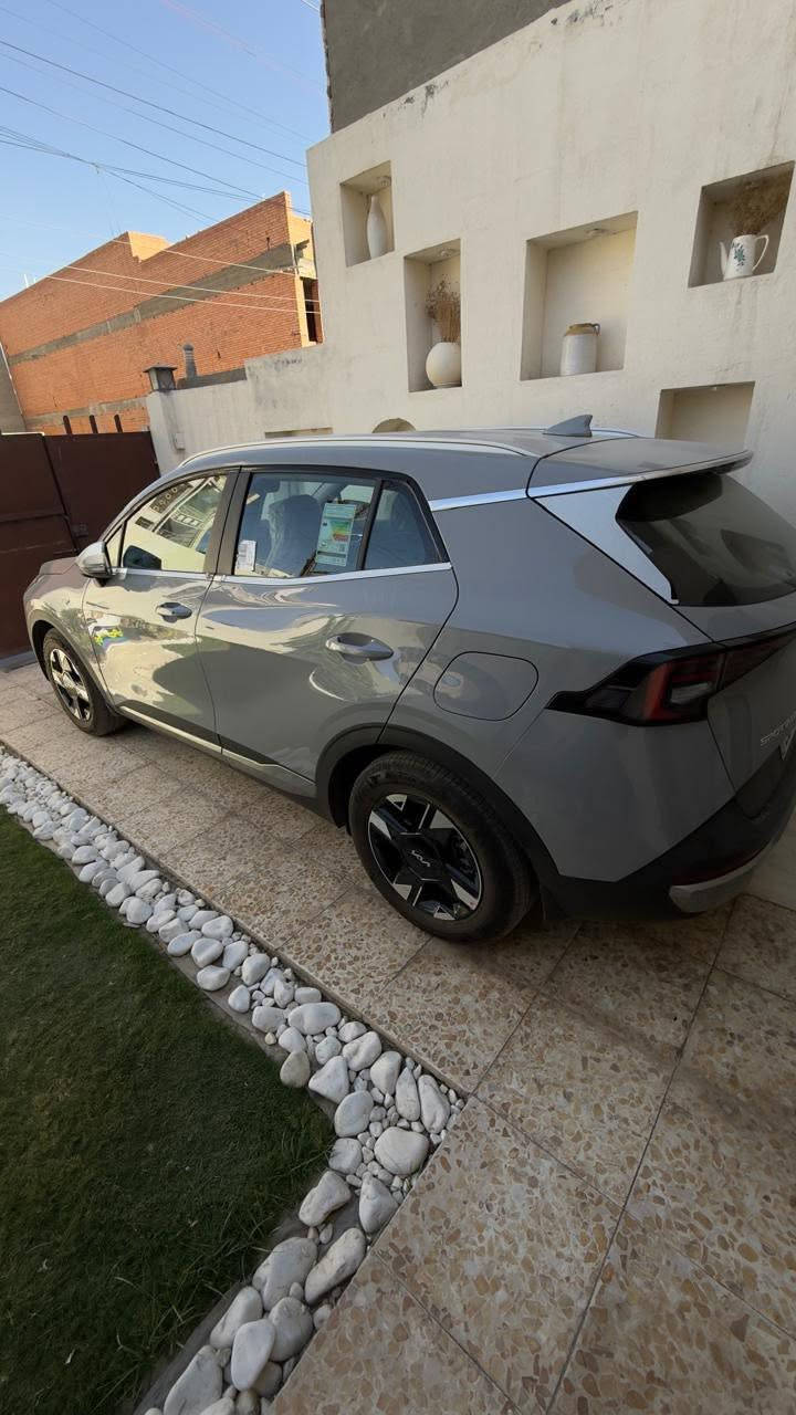 سيورتج 2026 سمنتي رقم اربيل  ماشيه 4200 قابلة للزيادة مواصفات عادية  بغداد حي الجامعة   السعر 220وبيه مجال بسيط 
***********
