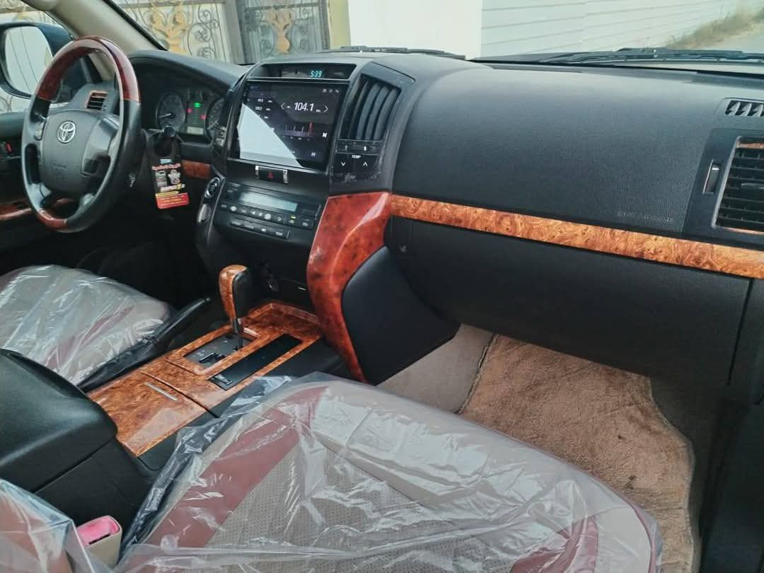 السلام عليكم سياره الاندكروز موديل 2008 رقم بغداد  سنويه وهزه جديد السونار مرفق مع الصور   السعر 290 مكان بغداد ناحيت الرشيد ***********
