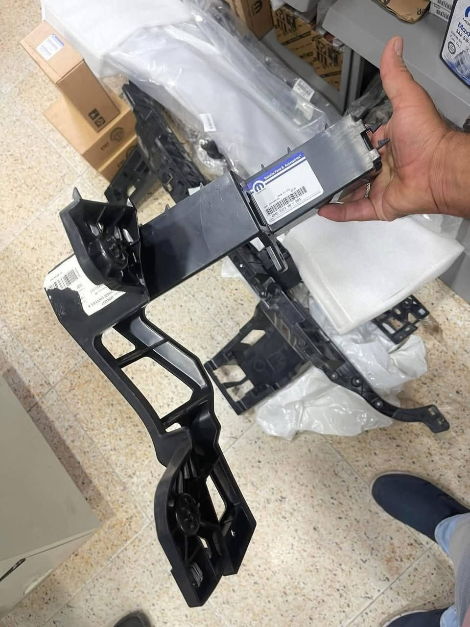 جديـــــــــــــــــــدنـــــــــــــــــــــــــــــــــــا⚫️💯⚪️
اهلا بكم في المجمع الامريكي 🚘🏎🚙🚗
احبتي يتوفر مواد جيب 
شكل جديد وشكل قديم من 2011/2024 
يوجد خدمة توصيل داخل بغداد و المحافظات كافة .
للاستفسار الاتصال على رقم الهاتف 
☎️☎️📞📞***********
☎️☎️📞📞***********
شارع مطار المثنى قرب حلويات الخاصكي 
ابو بعد جسر جديد شالجيه مجمع الامريكي 
يفتح المجمع الساعة 8 صباحا ولغاية الساعة 5 مساء
