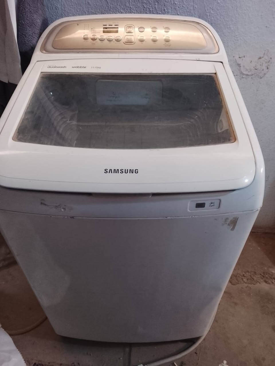 غرفة نوم 7 قطع
بهذا الشكل  مابيهة كسر فقط مراية الكنتور بيهة فطر  يردوهة ب280 وبيهة مجال 

غسالة سامسونگ شغالة  يبس ينزل مي منهة ميعرفون السبب ممكن وسخ متجمع يردوهة ب 100 الف وبيها مجال 

تخم قنفات 2 كراسي 2 مابي اي ضرر ولا كسر ولا خسف مع الكوشات 
بس ينرادلة تنظيف يردوا ب75 الف 

المكان / الكريعات 
***********
