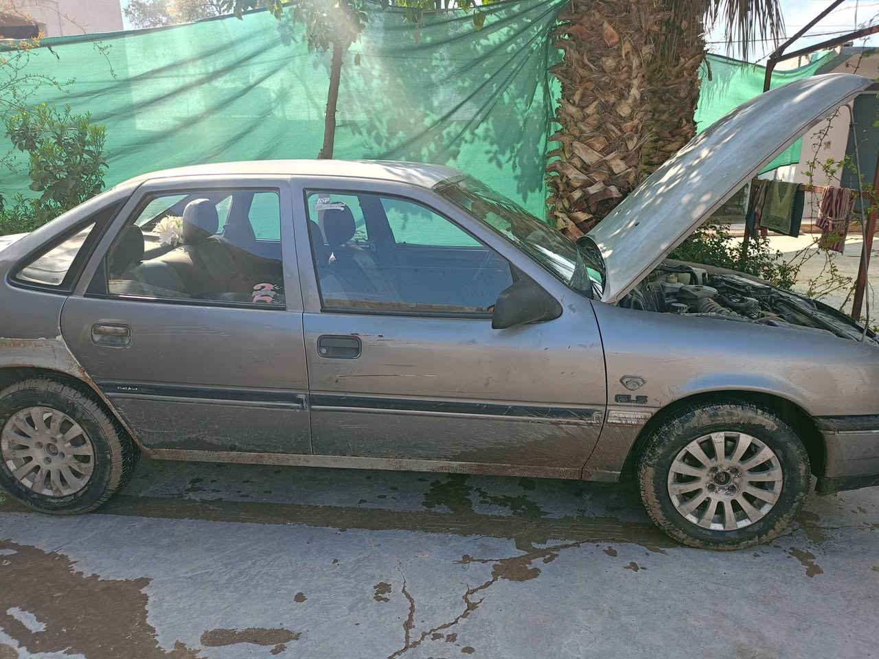 سيارة اوبل فكترا للبيع حجم 18صاحبها الشرعي موجود تريد وكالة تريد تحويل سعرها 38 وبيها مجال ***********
