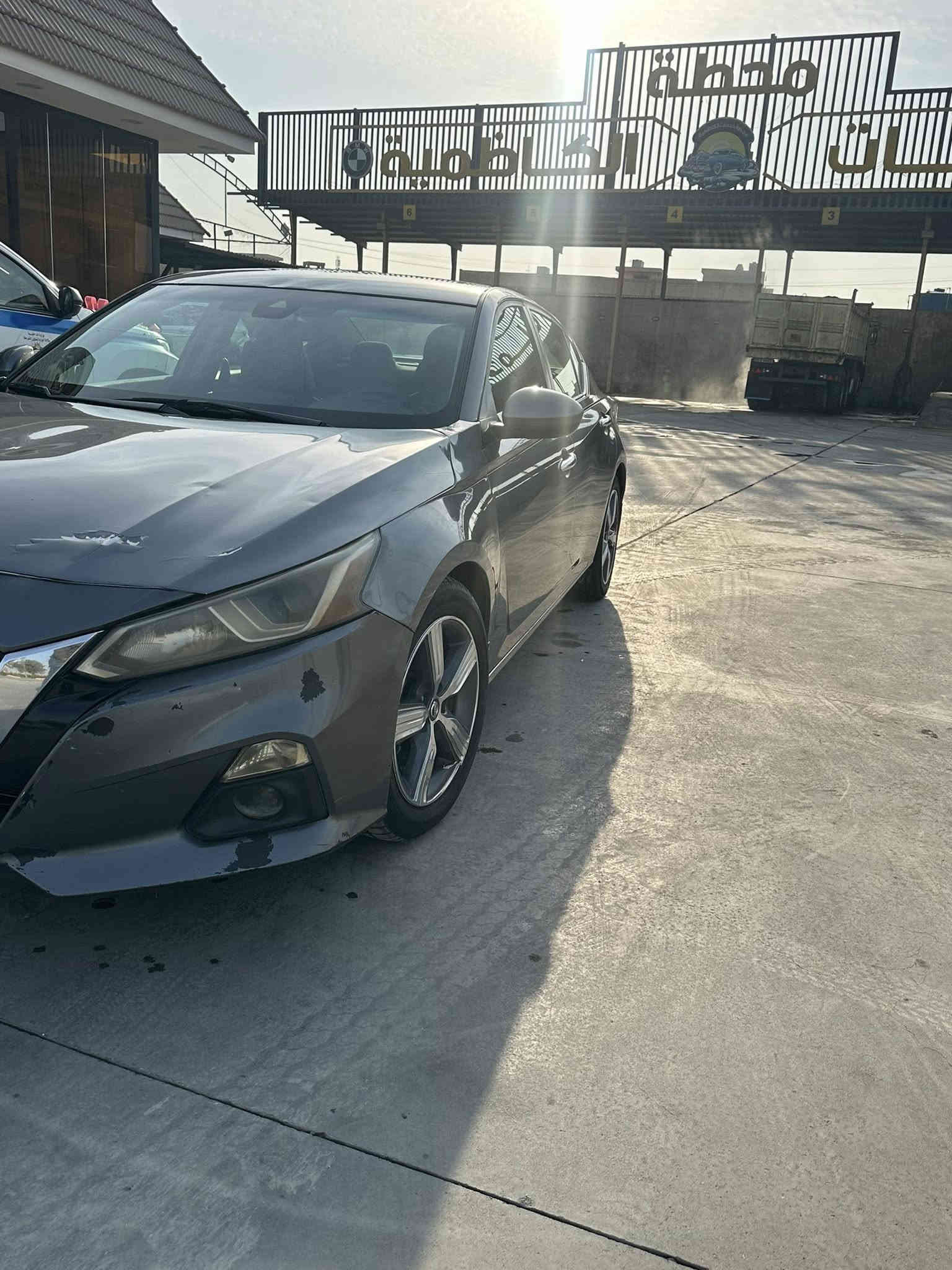 السلام عليكم (( للبيع فقط بدون مراوس ))  🔸
نيسان التيما 2019 وارد امريكي حادث بسيط🔸
الرقم الأنكليزي سنوية وفحص وهزة جديدة  🔸
السيارة بأسمي + تحويل نفس اليوم 🔸
حادث السيارة جاملغ جهة السايق تبديل + جاملغ عكس السايق مصبوغ + بنيد معدل ومصبوغ بس بيها رصعات بالبنيد ورصعتين صغار فوك الجامة بسبب البنيد ما مسدود زين ورجع عالجامه اثناء القيادة 🔸
جميع الايرباكات سليمة 🔸
المواصفات 🔸
رادار امامي 🔸
شاشة اعطال + كاميرا خلفية 🔸
تحكم ستيرن جميع الجهات 🔸
انظمة قيادة سبورت + نورمال🔸
مقعد السائق كهرباء 🔸
محرك 4 سلندر 2.5L بنظام الحقن المباشر يولد 188 حصان🔸 
ناقل حركة CVT🔸
فرامل ABS + توزيع قوة الفرملة الالكتروني EBD🔸
عدة منافذ USB🔸
تنبيه التصادم الأمامي + بريك طارئ تلقائي 🔸
تشغيل عن بعد 🔸
كروس سرعة 🔸

((السعر 130 ورقه وبيها مجال)) 🔸  

‎ الاستفسار اتصل على الرقم📞
‎متوفر واتساب ☎️
📲***********
‎العنوان بغداد _الكرخ
