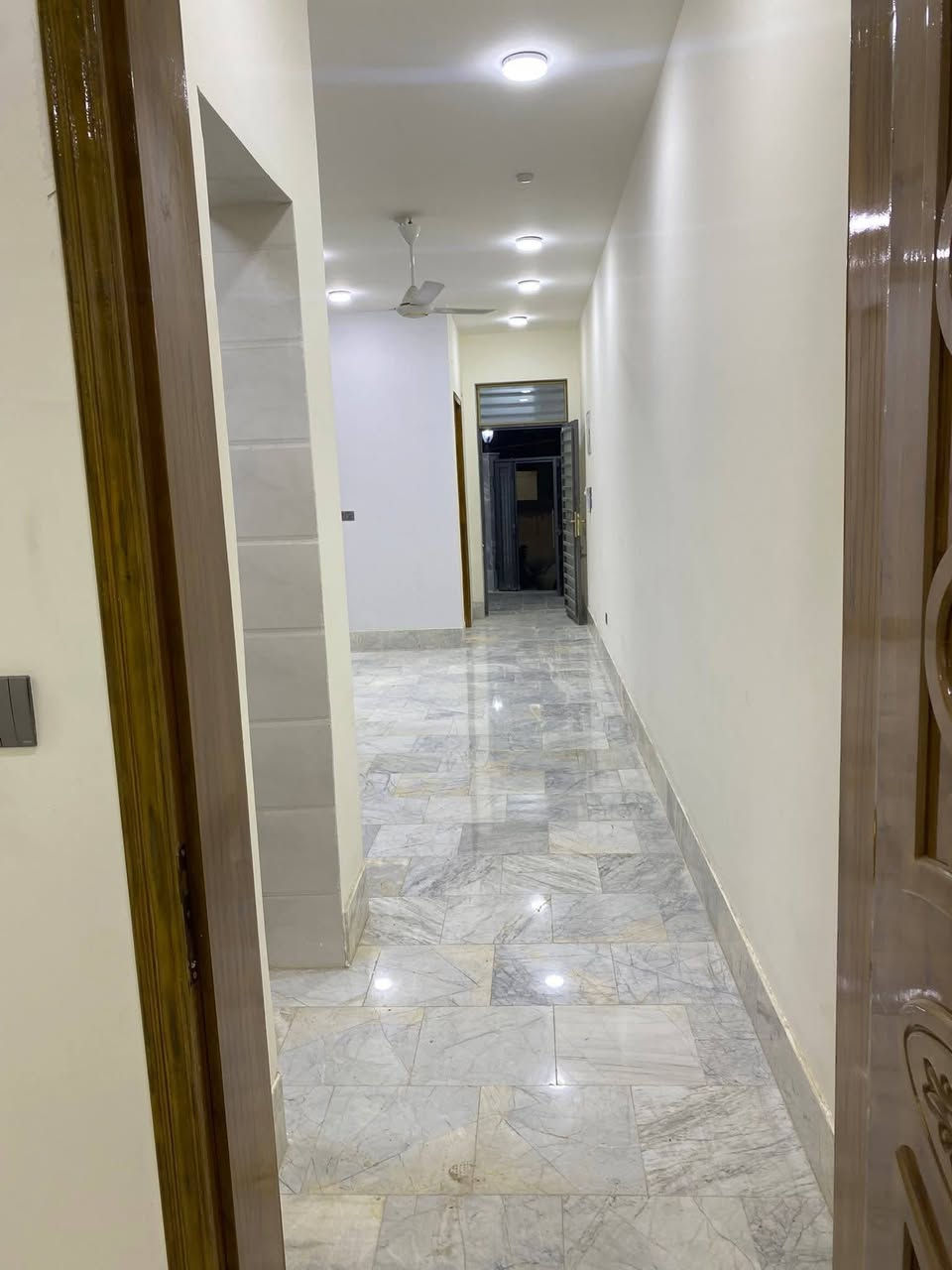 دار للبيع طابو ملك صرف الموقع حي الماشطه الثانيه المساحه 104متر طابقين بناء حديث 2025 الطابق الارضي غرفه نوم هول صاله مطبخ ومجمع صحيات عدد2 الطابق الثاني غرفه نوم هول صاله مطبخ ومجمع صحيات عدد2 للاستفسار مكتب النبل للعقار والبناء والهندسه *********** واتساب *********** واتساب
