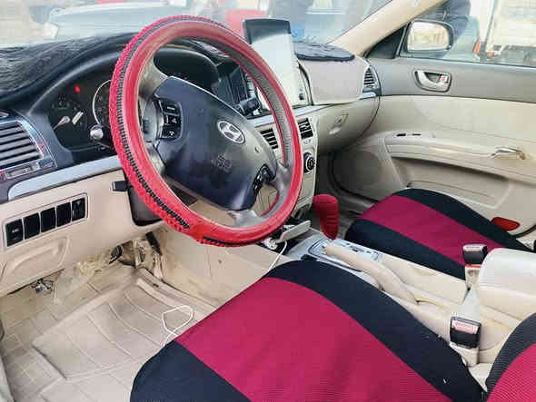 السلام عليكم 
سوناتا 2008 وارد أمريكي 
محرك 6 نشاط فول
صبغ حزام جماليه 
صدر تاير محرك كير كله شرط
دوشمه جديده
السعر 95 وبي مجال 
***********
